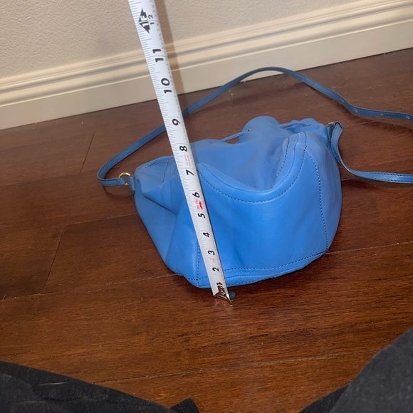 guc j crew Blue Leather drawstring Shoulder Bag - Picture 2 of 8